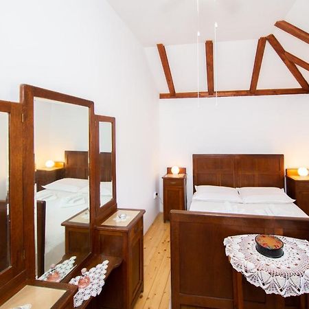 Holiday Home Burba Komiža Eksteriør billede