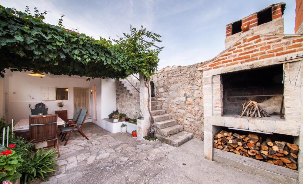 Holiday Home Burba Komiža Eksteriør billede